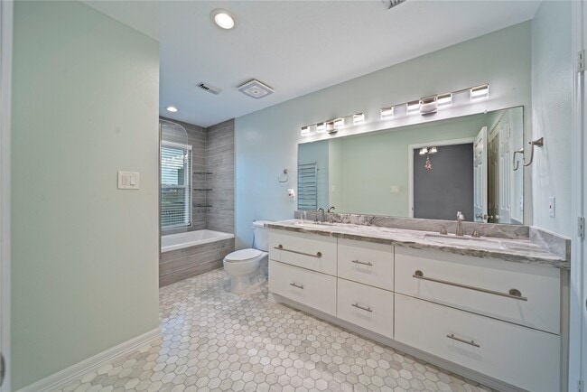 Building Photo - 2662 Sailboat Dr