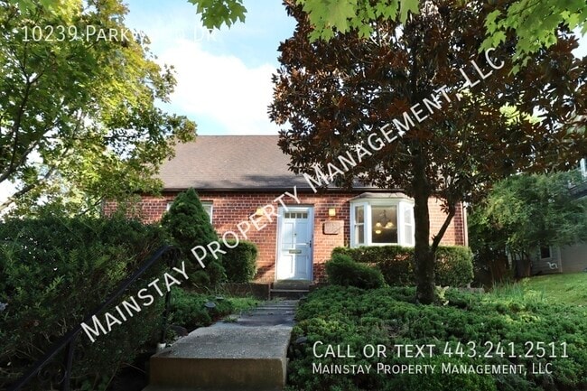 Building Photo - 10239 Parkwood Dr