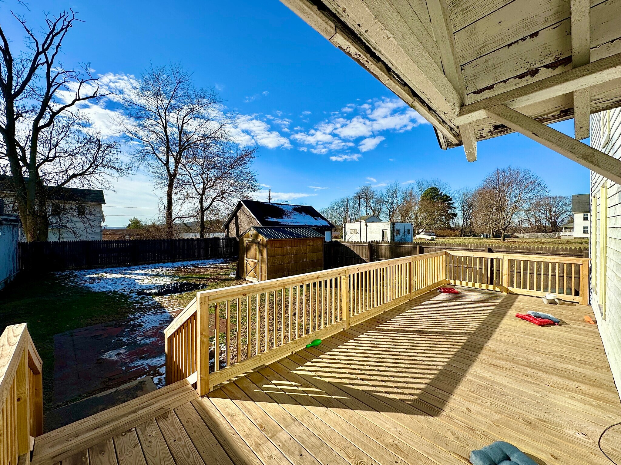 Building Photo - 628 Superior St