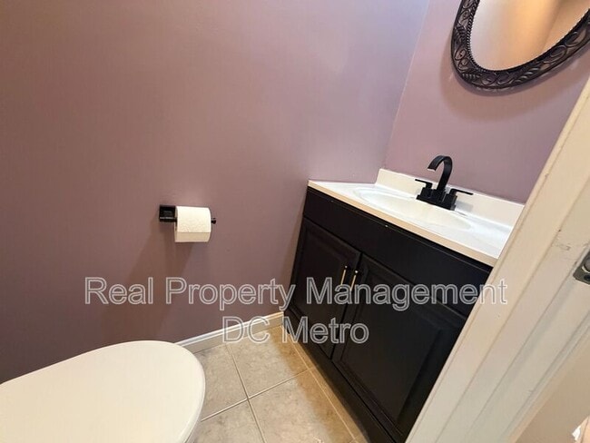 Building Photo - 1406 Carrollsburg Pl SW