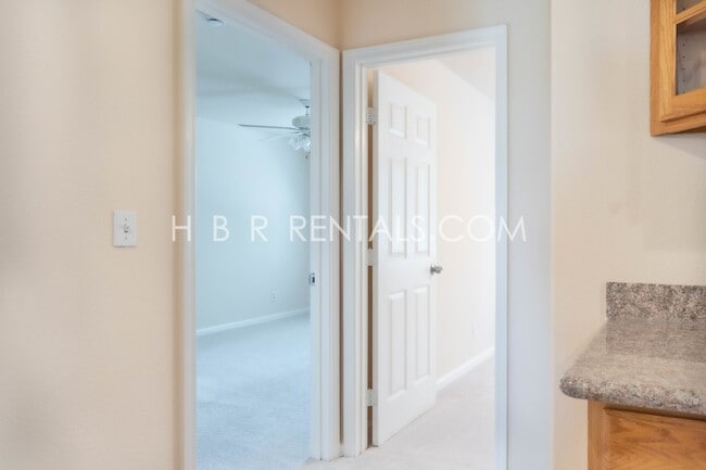 Building Photo - Charming 4 Bed, 2.5 Bath Home in Manteca, ...