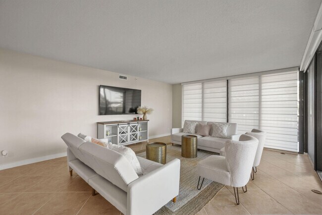 Building Photo - 3440 S Ocean Blvd