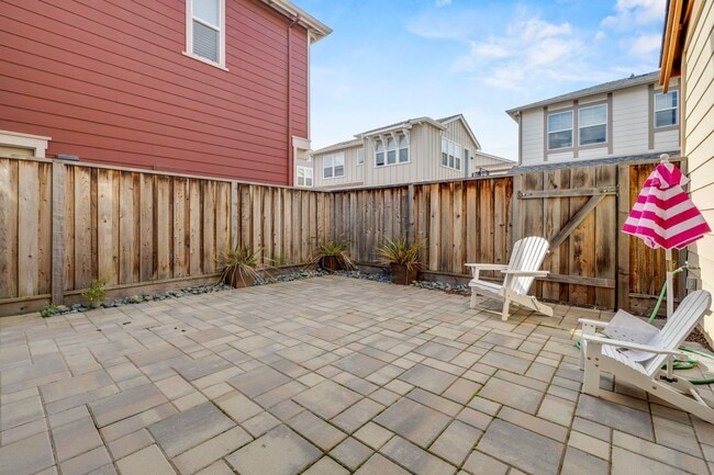 Building Photo - Stunning 4 Bedroom in the Dunes - Available for showings March 2nd