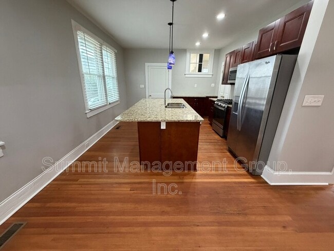 Building Photo - 8 N Broad St