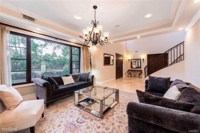 Building Photo - 6 br, 6.5 bath House - 12530 Collins St