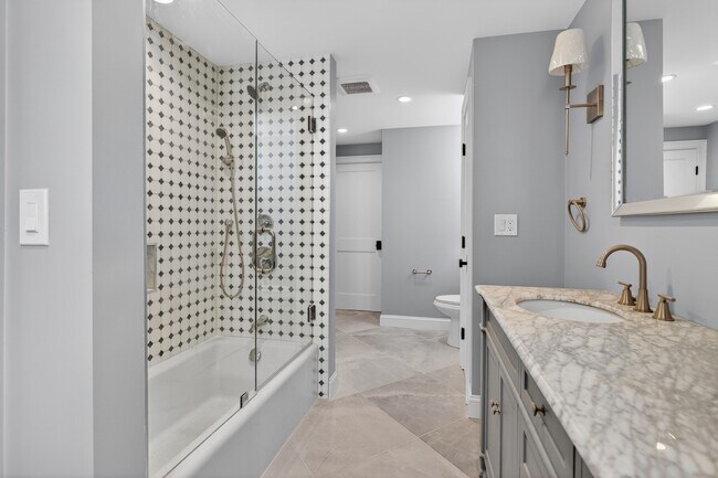 Building Photo - 17 Allston St