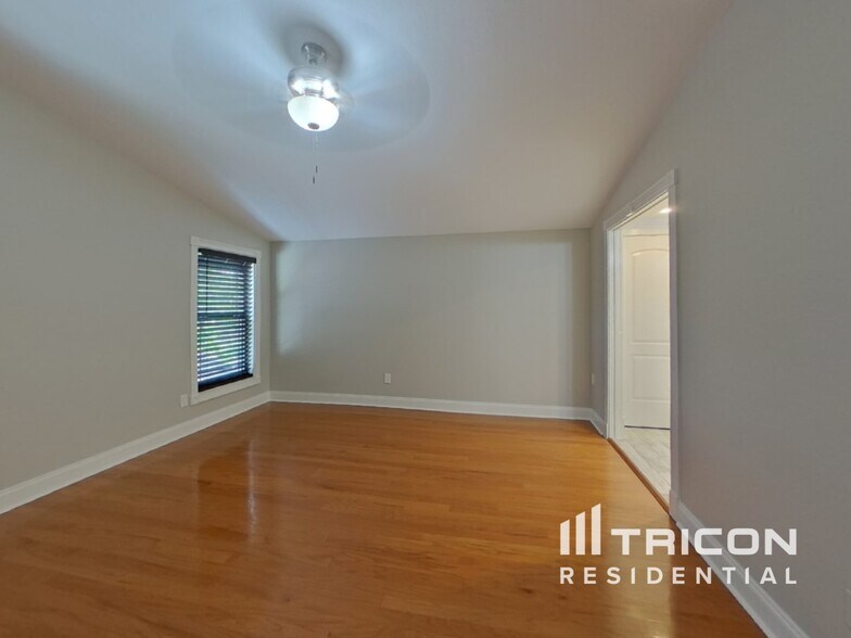 Building Photo - 8637 Leighton Dr