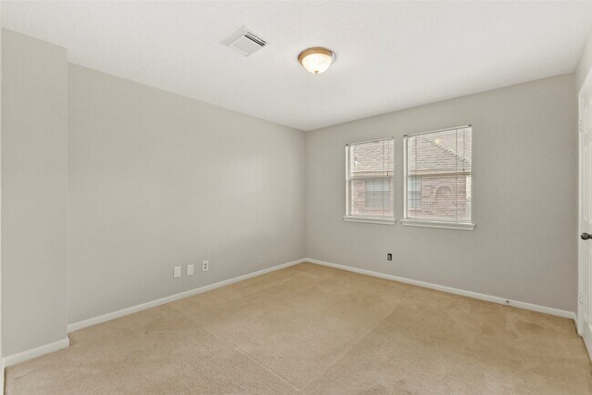 Building Photo - 15014 Lantern Creek Ln