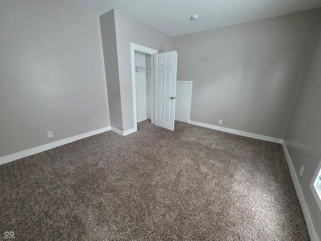 Building Photo - 327 N Sherman Dr