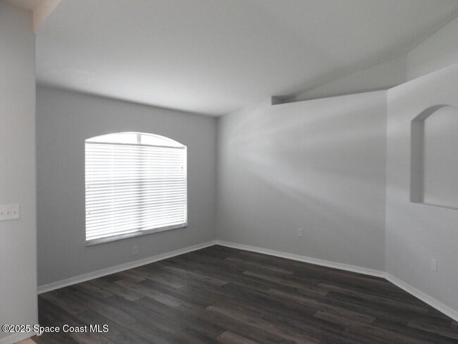Building Photo - 1535 Heartwellville St NW