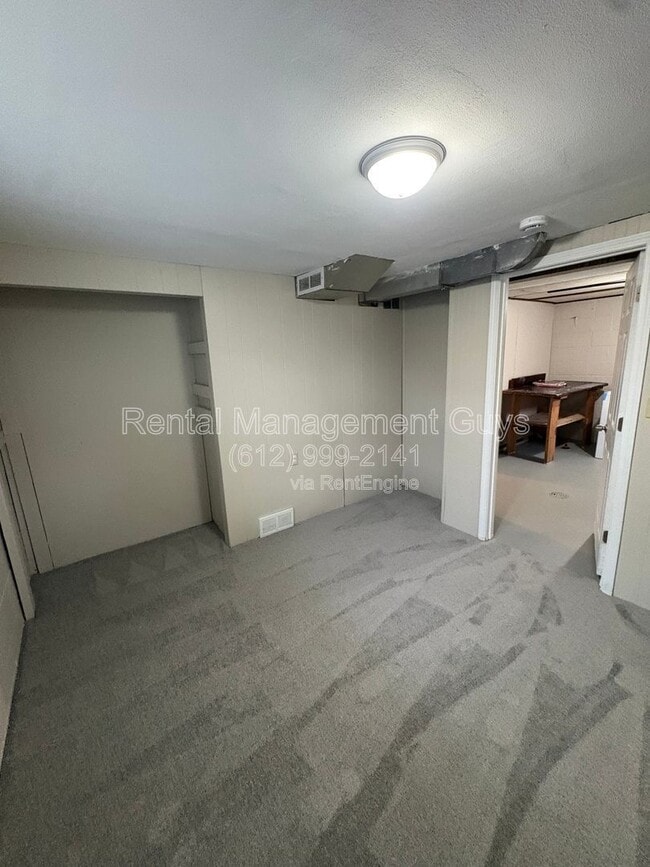 Building Photo - 4534 Zane Ave N