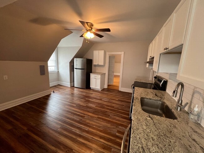 Building Photo - 1114 Union St