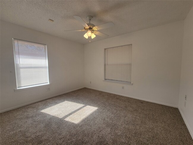 Building Photo - 3820 Modlin St