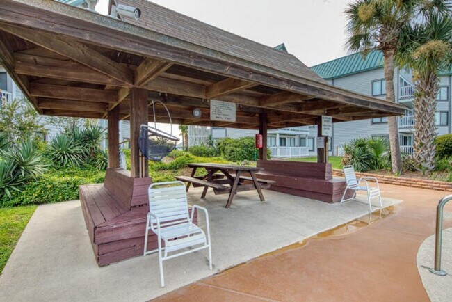 Building Photo - 497 Plantation Rd