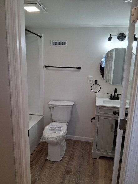 Building Photo - 10272 Burlington Rd