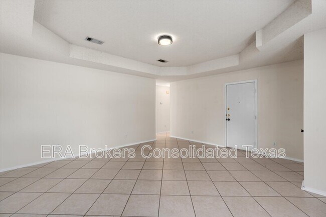 Building Photo - 101 Ina Ct