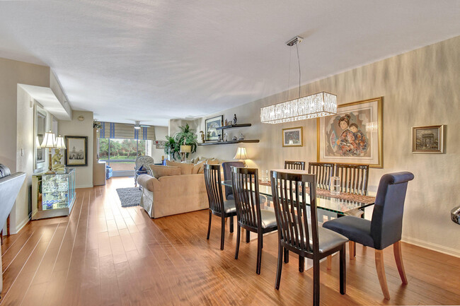 Building Photo - 5842 Crystal Shores Dr