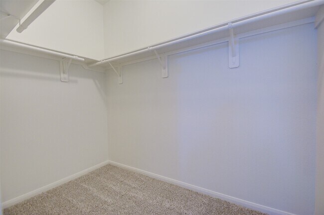 Building Photo - 6026 Burnet Bend Ave