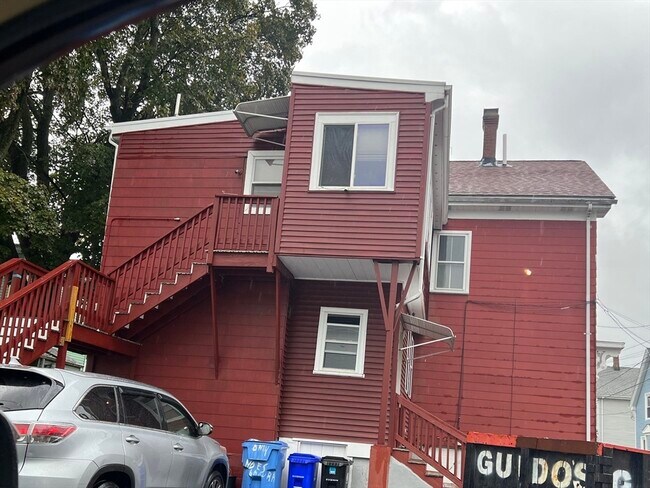 Building Photo - 21 Hamlet Pl