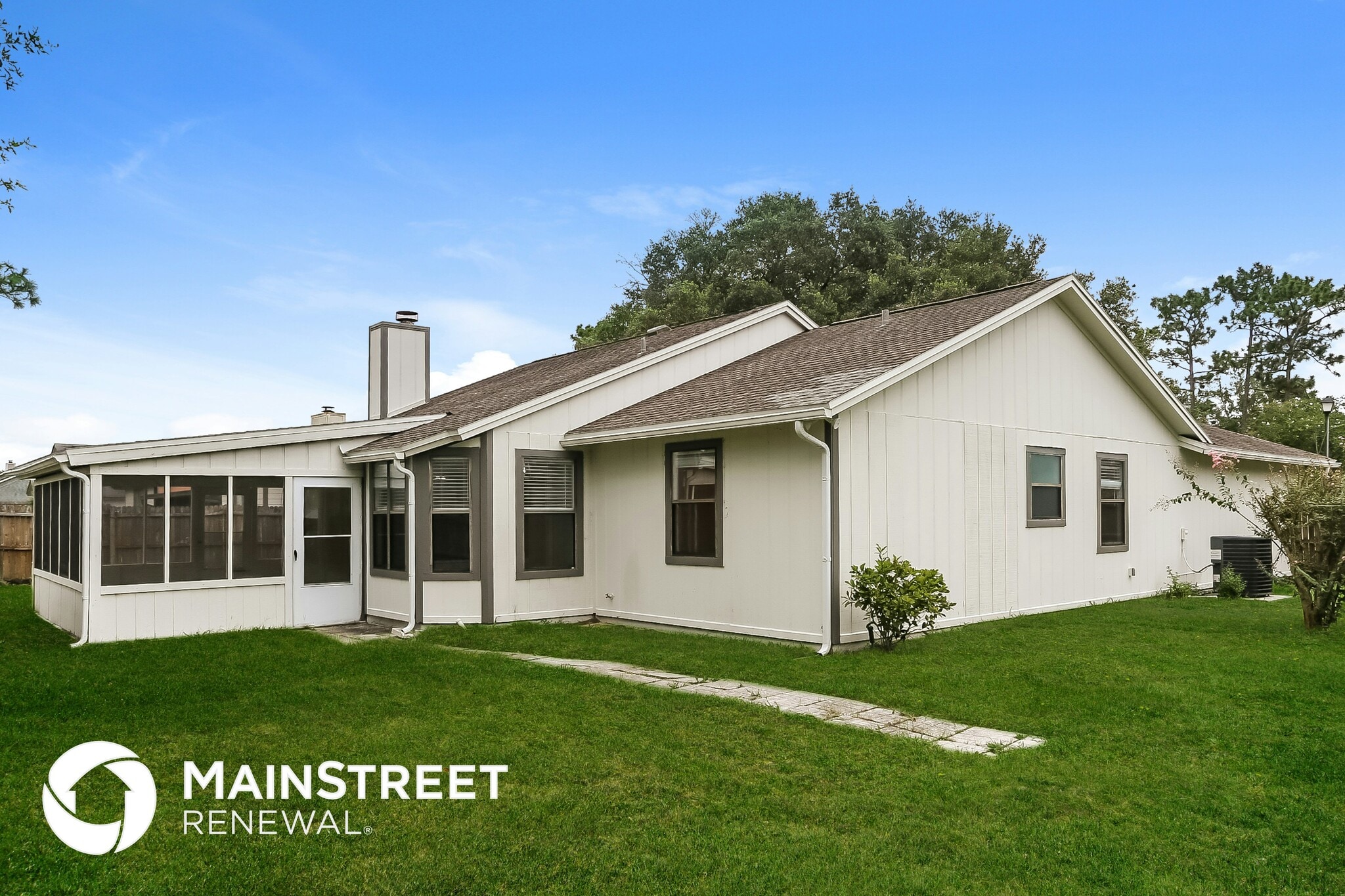 Building Photo - 8891 Ivymill Pl N