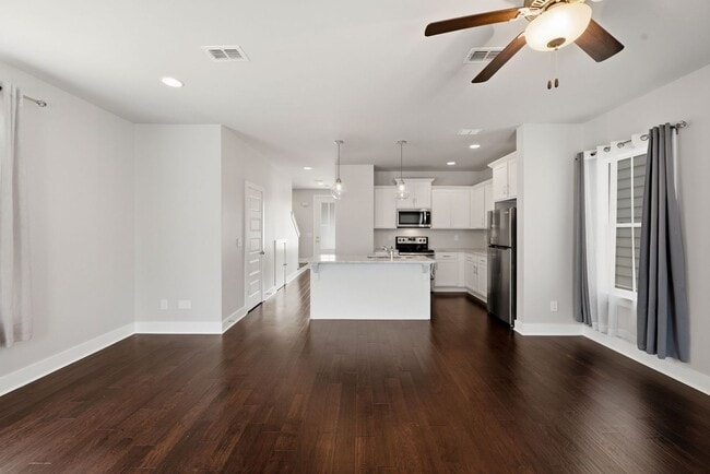 Building Photo - East Nashville Dream Rental