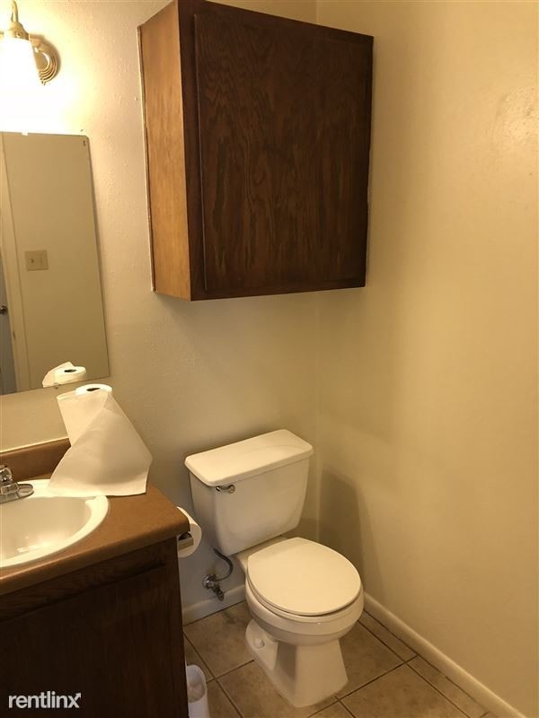 Building Photo - 2 br, 1.5 bath 4plex - 2815 Longmire Dr 28...