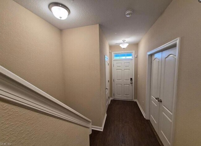 Building Photo - 279 Tigerlilly Dr