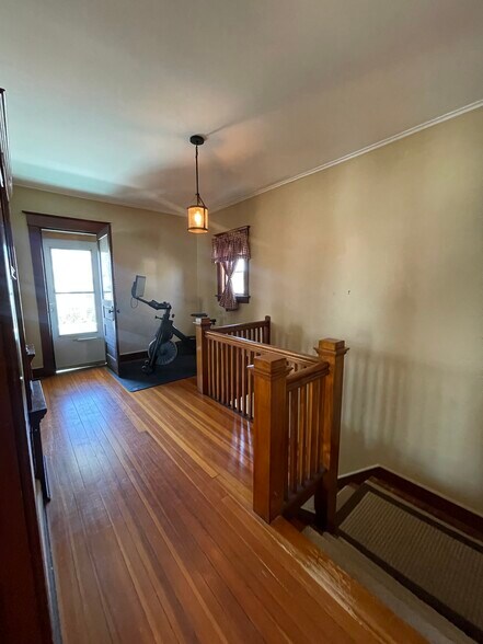 Building Photo - 830 Plymouth Ave