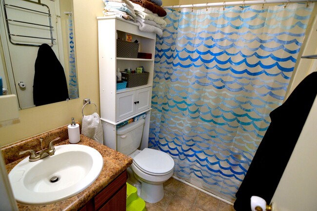 Building Photo - 2 Bedroom Duplex in Cary