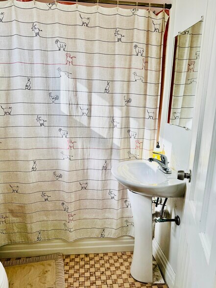 Building Photo - 56 Windle Park