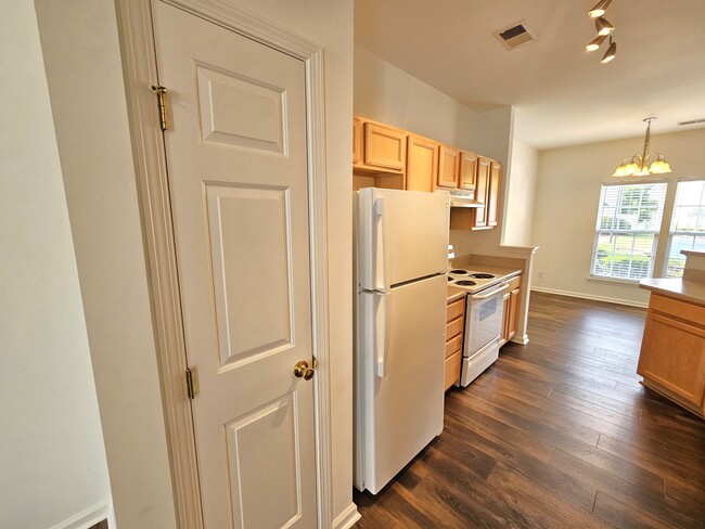 Building Photo - 205 Spring Crossing Cir