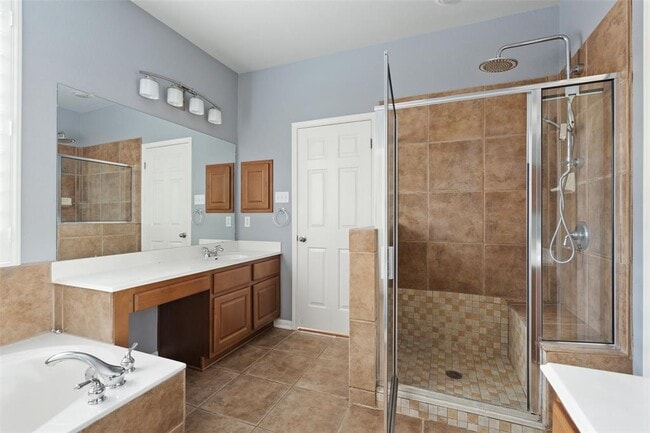 Building Photo - 908 Golden Palomino Ct