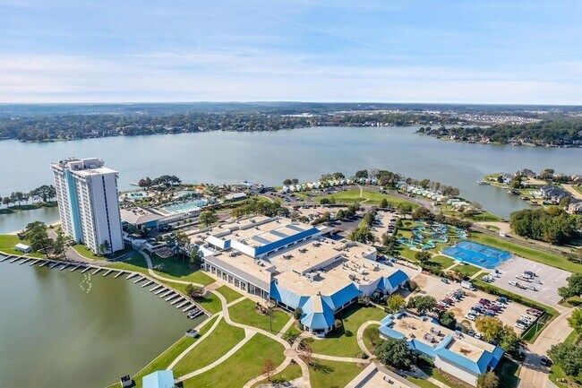 Building Photo - 3535 Balboa Cir