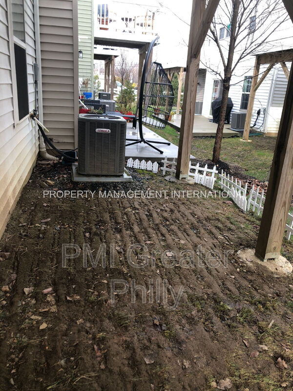 Building Photo - 106 Mercer Ct