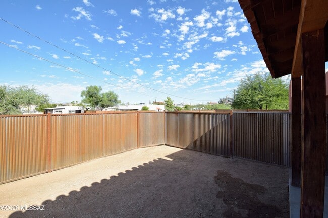 Building Photo - 130 N Cherry Ave