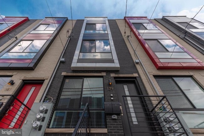 Building Photo - 137 W Huntingdon St