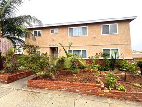 Building Photo - 4461 W 135th St