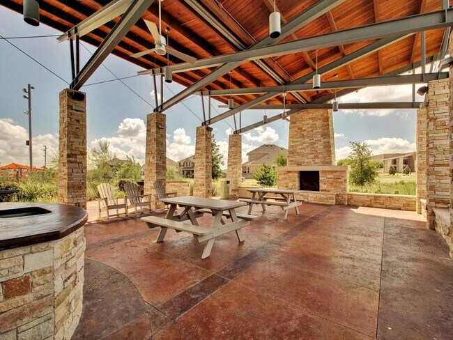 Building Photo - 4507 Western Lake Dr