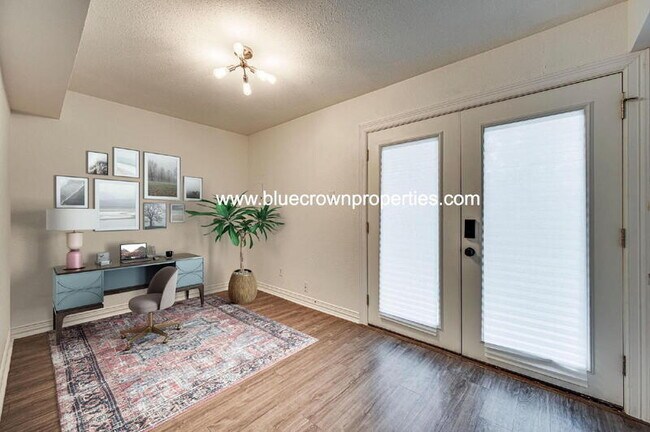 Building Photo - 2722 Knight St