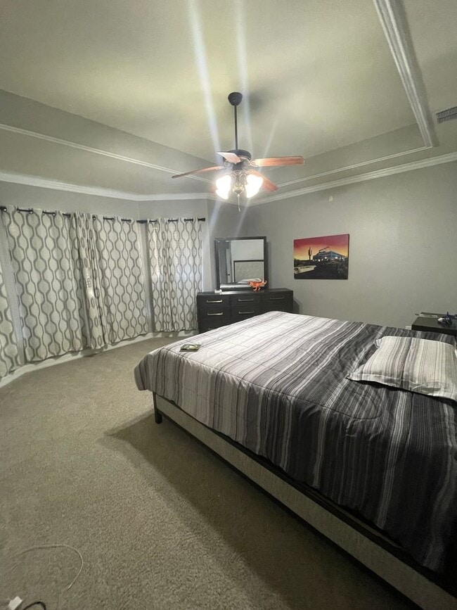 Building Photo - Price Dropped Gorgeous 5 Bedroom Home in The Haven!