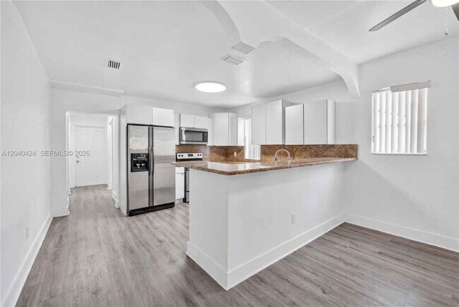 Building Photo - 1168 NW 30th St