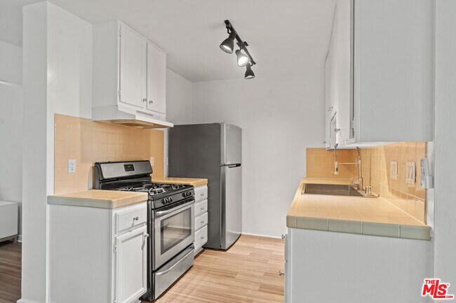 Building Photo - 511 Rialto Ave