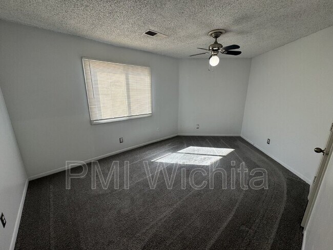 Building Photo - 3501 W 21st St N