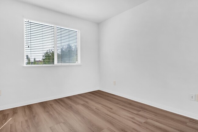 Building Photo - 8620 Belford Ave