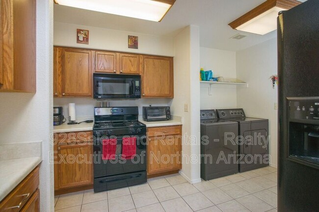 Building Photo - 6428 N Conrad Ln