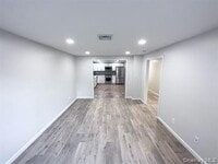 Building Photo - 453 Vineyard Ave