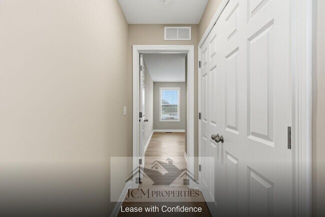 Building Photo - 104 Lambert Fld