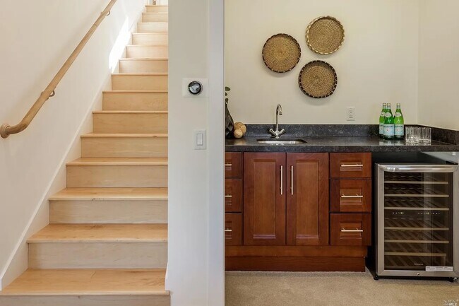 Building Photo - 118 Cazneau Ave