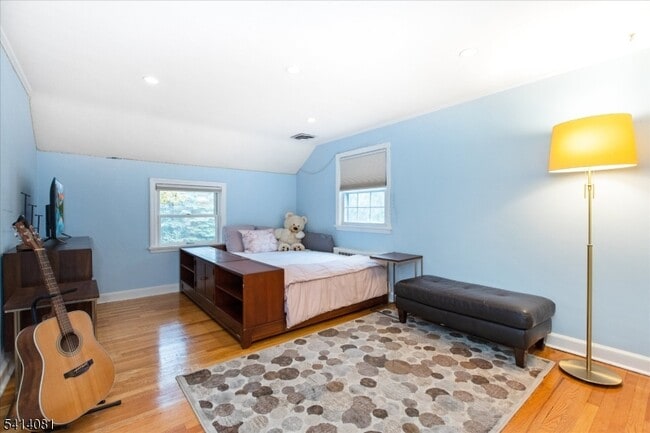 Building Photo - 460 Grove St