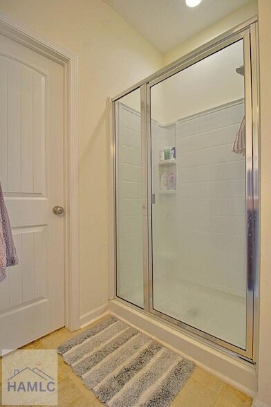 Building Photo - 452 Huntington Dr